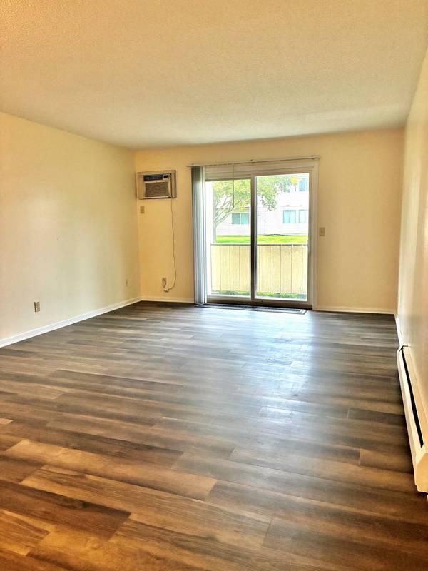 2120 Valleyhigh DR NW #C102, Rochester, MN 55901