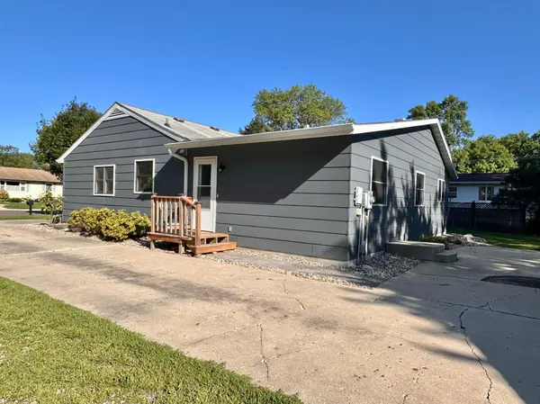 1205 16th ST SW, Willmar, MN 56201