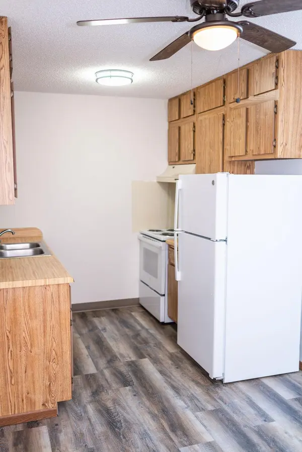 321 W Bert ST #35, Lake Crystal, MN 56055