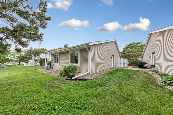 417 Whispering River LN, Farmington, MN 55024