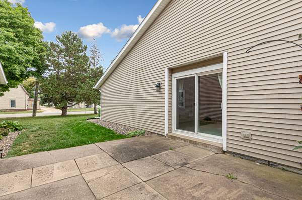 417 Whispering River LN, Farmington, MN 55024
