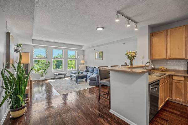 515 N 1st St #405, Minneapolis, MN 55401
