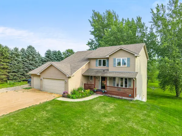 7531 E 250th ST, Elko New Market, MN 55020
