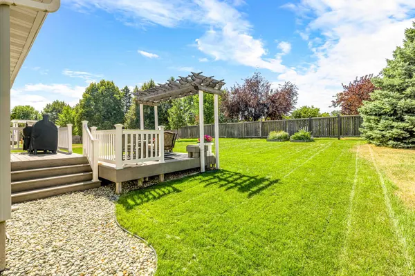 1622 3rd ST W, West Fargo, ND 58078