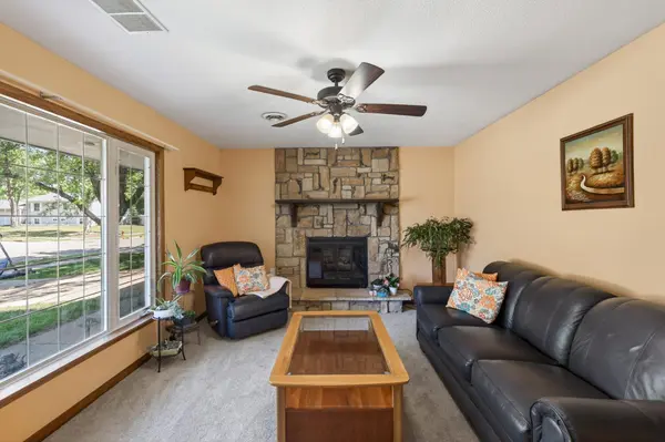 1094 Lowell DR, Apple Valley, MN 55124