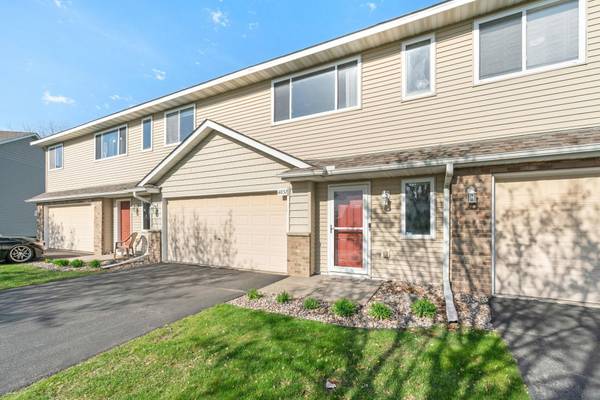 4052 Blakewood DR, Shakopee, MN 55379