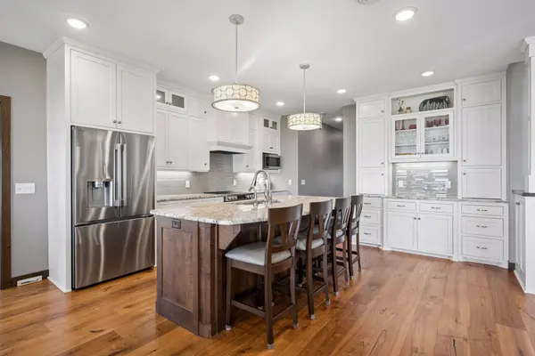 7633 117th ST NW, Annandale, MN 55302