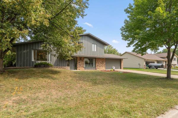 6359 131st Street CT, Apple Valley, MN 55124