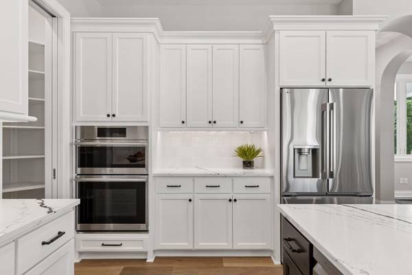 87 Spring Farm RD, North Oaks, MN 55127