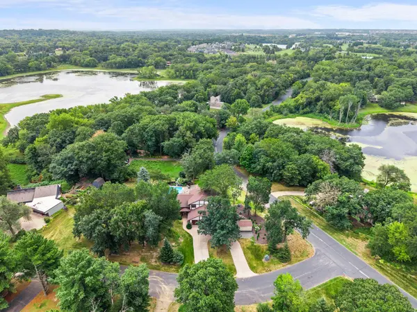 2415 Lisbon AVE N, Lake Elmo, MN 55042