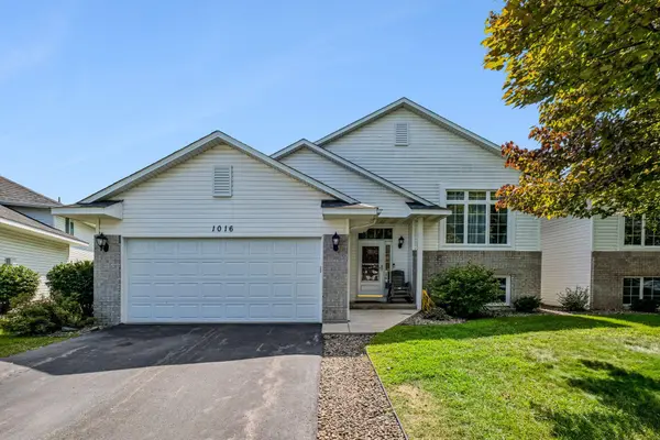 1016 Lilac CT, Shakopee, MN 55379
