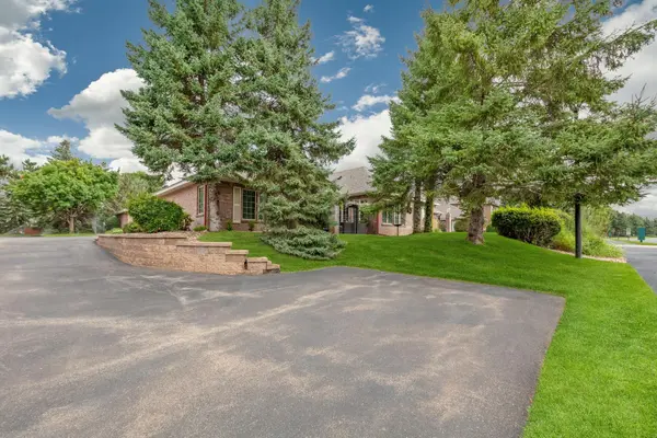 1417 Hunter Hill RD, Hudson, WI 54016