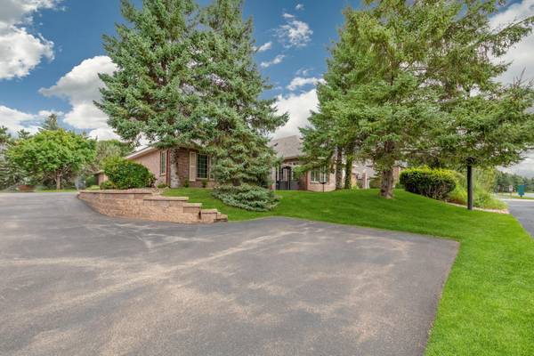1417 Hunter Hill RD, Hudson, WI 54016