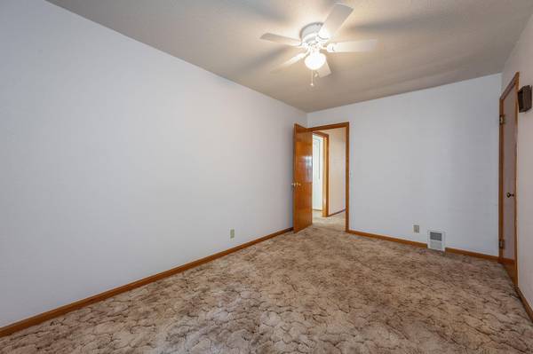 506 9th ST N, Mountain Lake, MN 56159