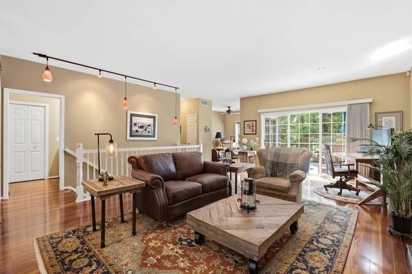 8442 Burlwood DR, Chanhassen, MN 55317
