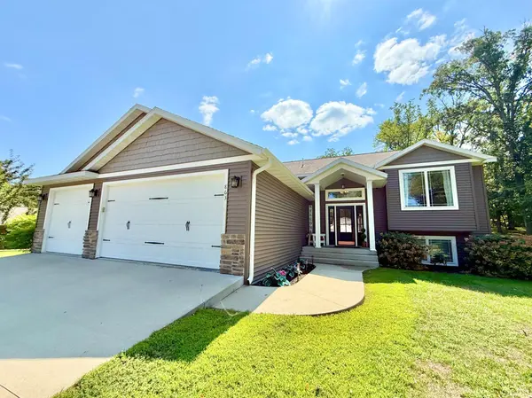 863 Whitetail LN, Detroit Lakes, MN 56501
