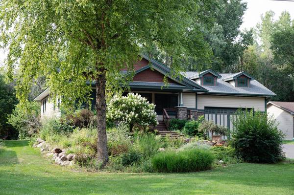 930 County Road C E, Maplewood, MN 55109