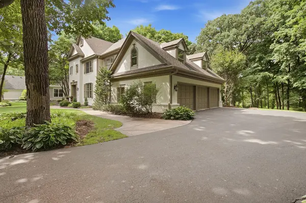 8662 Great Waters Alcove, Eden Prairie, MN 55347
