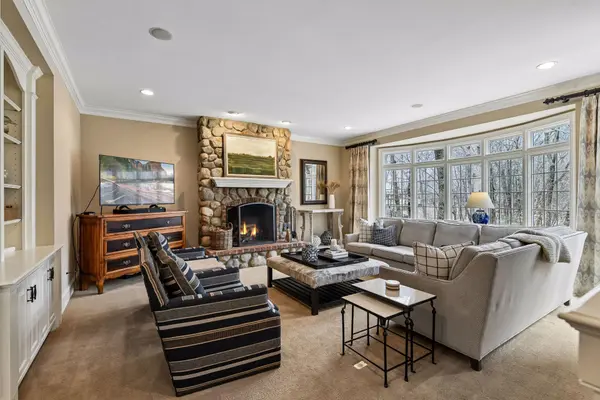 8662 Great Waters Alcove, Eden Prairie, MN 55347