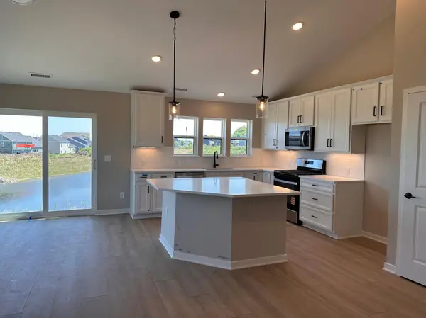 1649 Lund WAY, Shakopee, MN 55379