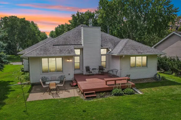 961 Coneflower CT, Eagan, MN 55123