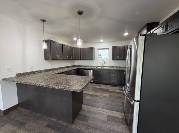 100 Oak Crest Blvd, Roseau, MN 56751