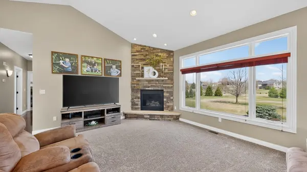 1442 30th ST NW, Austin, MN 55912