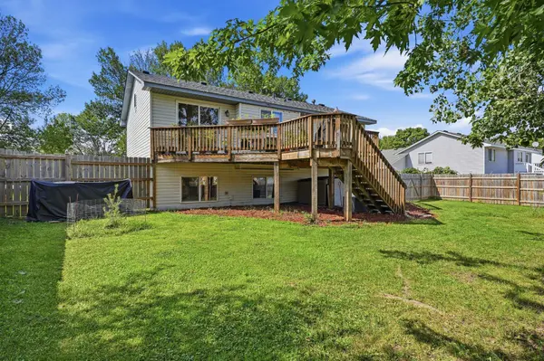 1074 Meadow ST, Cologne, MN 55322