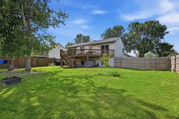 1074 Meadow ST, Cologne, MN 55322