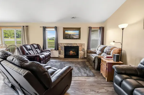 141 Boulder PL, Randall, MN 56475