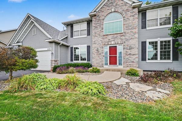 6034 Summit Curve S, Cottage Grove, MN 55016