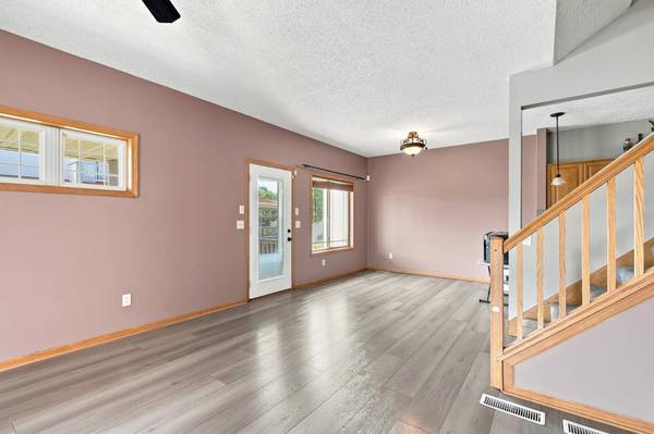 8605 Tessman CIR N, Brooklyn Park, MN 55445