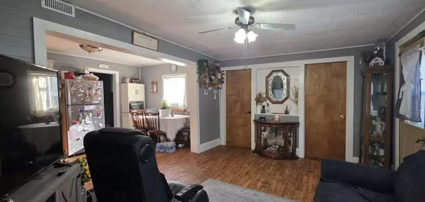 805 4th ST NE, Valley City, ND 58072