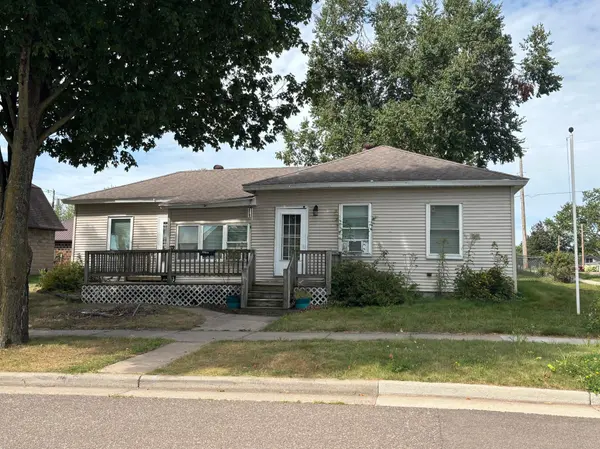 1603 Priddy ST, Bloomer, WI 54724