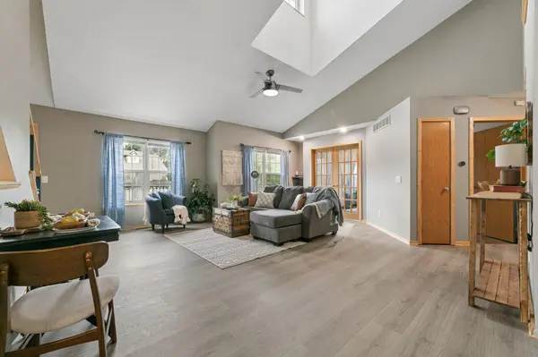 108 Morningside DR NE, Hutchinson, MN 55350
