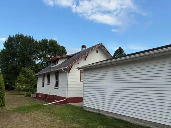 209 6th ST SE, Barnesville, MN 56514