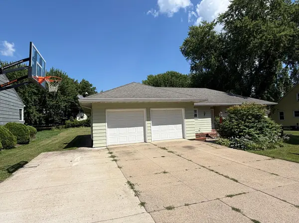 841 Redwood DR, Fairmont, MN 56031