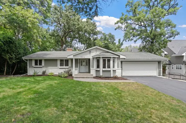 12918 Rutledge CIR, Minnetonka, MN 55305