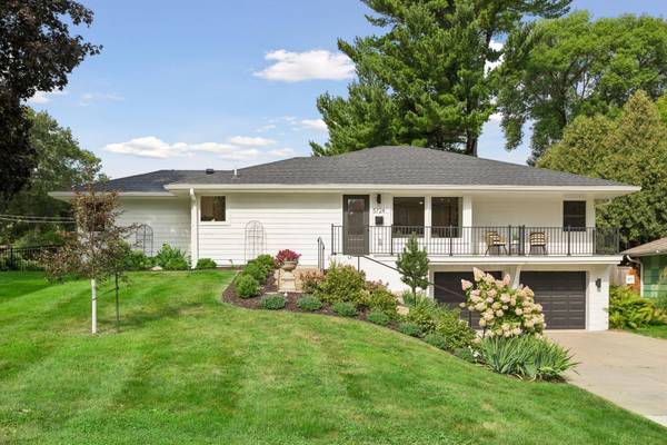 5724 Code AVE, Edina, MN 55436