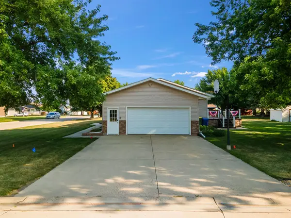 201 12th AVE NW, Pipestone, MN 56164