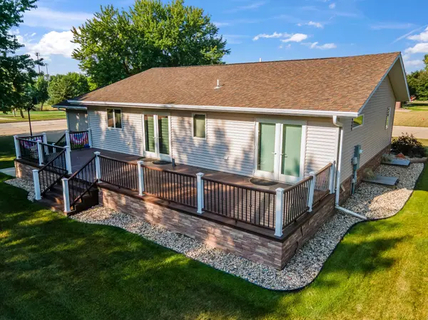 201 12th AVE NW, Pipestone, MN 56164