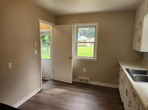 1806 2nd ST NE, Austin, MN 55912