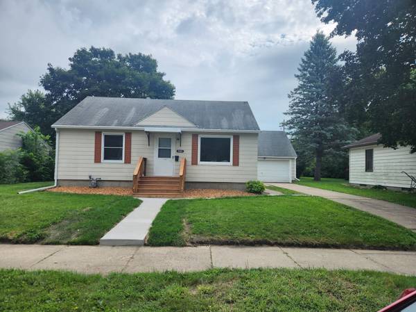 1806 2nd ST NE, Austin, MN 55912