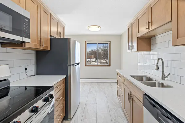 2210 Eldridge Ave E #201, North Saint Paul, MN 55109