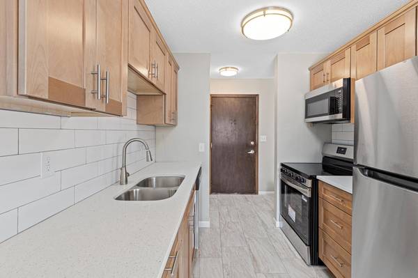 2210 Eldridge Ave E #201, North Saint Paul, MN 55109