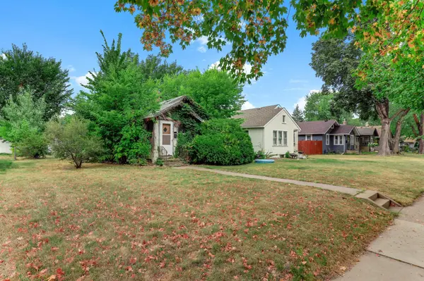 4039 Upton AVE N, Minneapolis, MN 55412