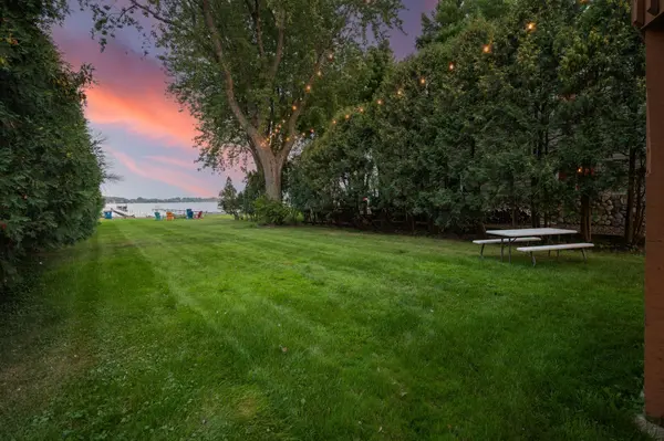 1055 N Shore DR, Forest Lake, MN 55025