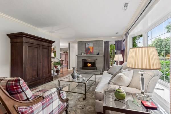7030 Donlea LN, Eden Prairie, MN 55346