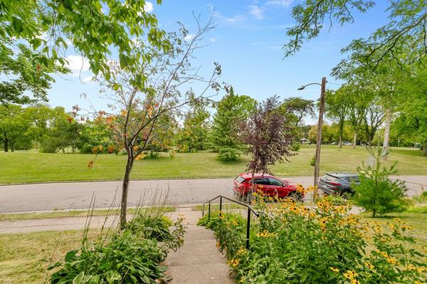 2510 Vincent AVE N, Minneapolis, MN 55411