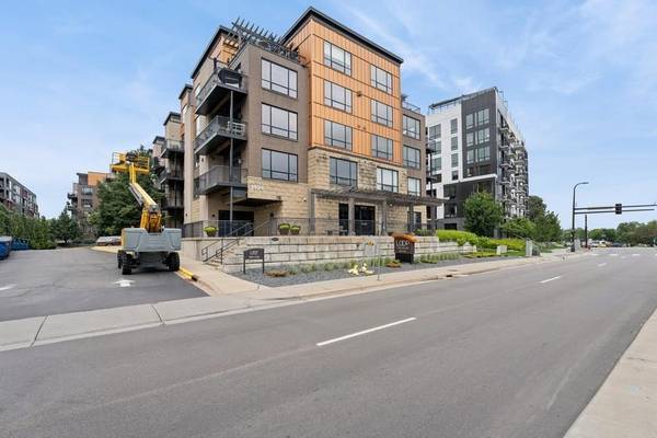 3104 W Lake Street #412, Minneapolis, MN 55416